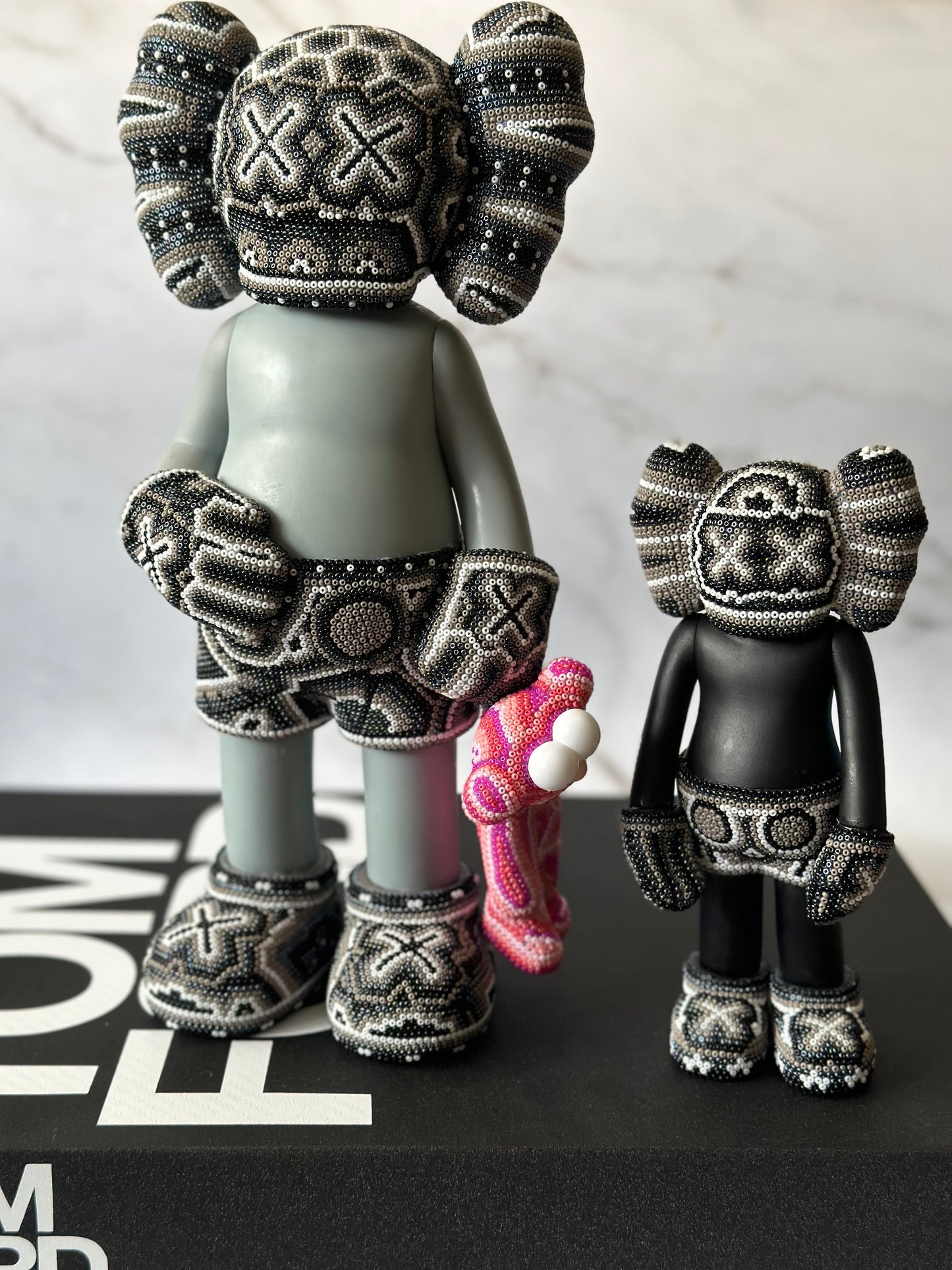 Kaws Arte Huichol Chico
