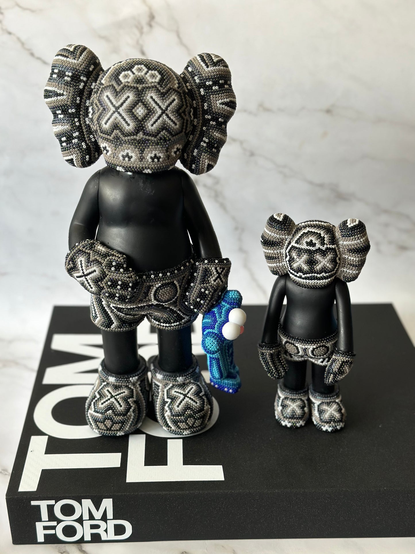 Kaws Arte Huichol Grande