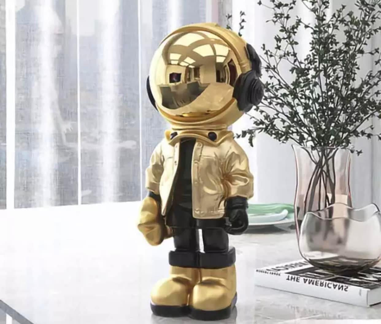 Space Boy Astronauta Dorado